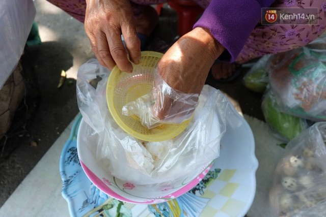 Cay mắt với những mẩu chuyện về những phận đời tha huơng, ở lại Sài Gòn mưu sinh ngày Tết - Ảnh 10.