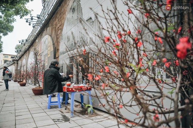 Phố bích họa Phùng Hưng hồi sinh, trở thành phố đi bộ kết nối với không gian chợ Đồng Xuân - Ảnh 14.