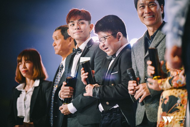 Khoảnh khắc WeChoice Awards: Đẹp nhất là khi Sơn Tùng, bé Bôm và các nghệ sĩ Việt cùng chậm lại trong dòng cảm xúc vỡ òa - Ảnh 38.