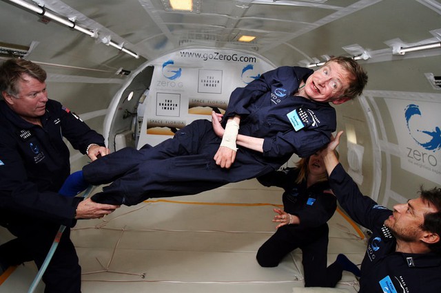 Cuộc đời phi thường qua ảnh của cố Giáo sư Stephen Hawking: Biểu tượng của lòng dũng cảm và là nguồn cảm hứng bất tận để bạn vượt qua mọi khó khăn - Ảnh 11.