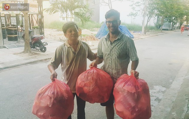 Quá yêu Đà Nẵng, chàng trai Tây lặng lẽ nhặt rác mỗi ngày: “Tôi không muốn thành phố này mất đẹp trong lòng du khách - Ảnh 3.