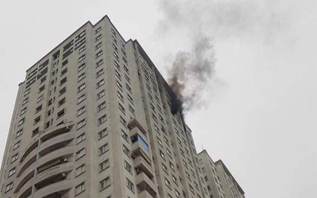 Sau vụ hỏa hoạn tòa nhà Carina khiến 13 người chết: Nhiều chung cư Hà Nội hốt hoảng kêu cứu - Ảnh 3.