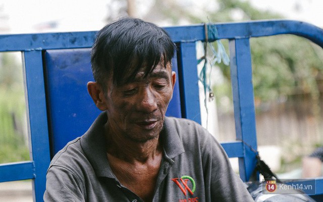 Hàng trăm xe máy, ô tô hạng sang bị cháy trơ khung tại chung cư Carina được kéo ra ngoài bán sắt vụn - Ảnh 24.