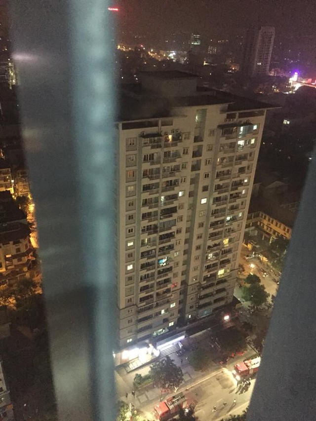 Hà Nội: Cháy chung cư ở Mỹ Đình, khói bốc ngùn ngụt từ một căn hộ trên tầng 18 khiến cư dân hốt hoảng - Ảnh 5.