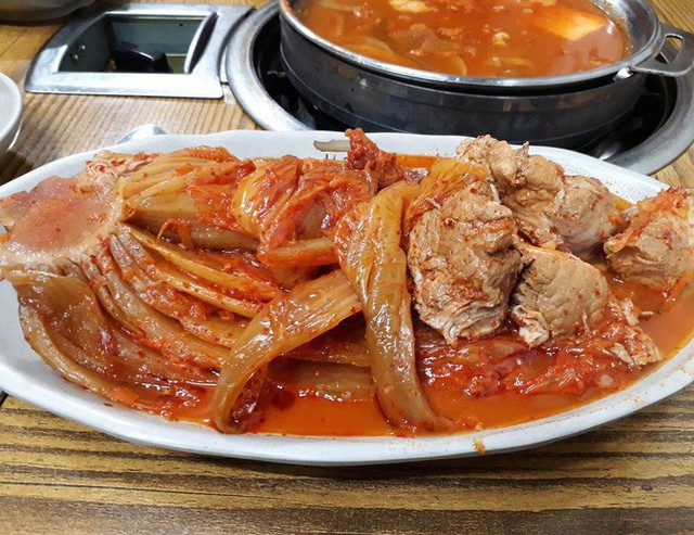CNN công bố 10 điểm ăn ngon ở Hàn Quốc mà bất cứ du khách nào cũng không nên bỏ qua - Ảnh 2.