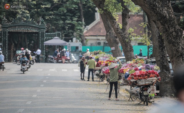 8/3 của những người phụ nữ không bao giờ thiếu hoa: “Mình thích thì mang hoa về tự cắm, chẳng cần chờ ai tặng cả!” - Ảnh 11.