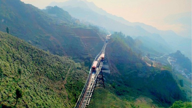  Tuyến tàu hỏa leo núi dài nhất Việt Nam đã chính thức hoạt động - Ảnh 5.