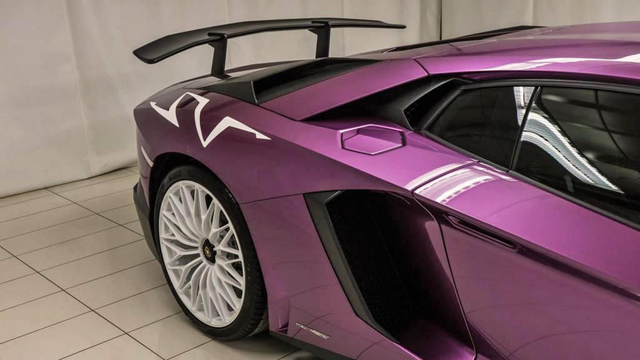 Chiem nguong sieu xe cuc hiem Lamborghini Aventador phien ban mau tim day me hoac