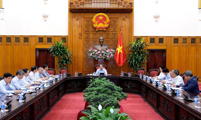  Thủ tướng chủ trì cuộc họp về hợp tác thương mại Việt Nam-EU - Ảnh 1.