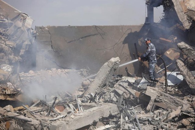 Ảnh vệ tinh: Syria bị tàn phá như thế nào trong vụ không kích của Mỹ và đồng minh - Ảnh 4.
