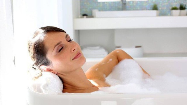 Thói quen tắm trước khi ngủ là tốt hay xấu: Chuyên gia khuyên cách tắm có lợi nhất - Ảnh 3.