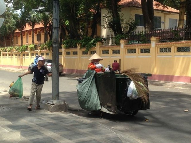 Người Sài Gòn mưu sinh dưới cái nắng 40 độ C  - Ảnh 9.