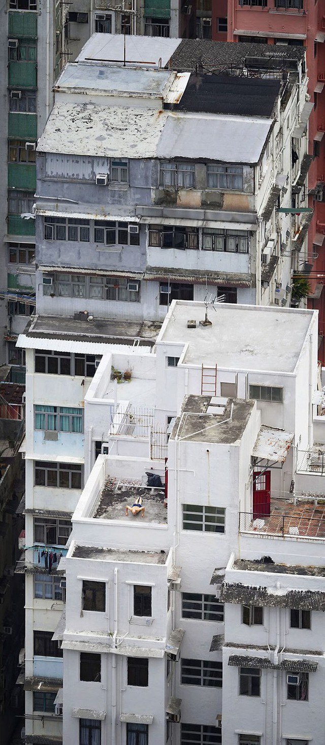 [Ảnh] Concrete stories: Cuộc sống muôn màu trên những tầng thượng của Hồng Kông - Ảnh 3.