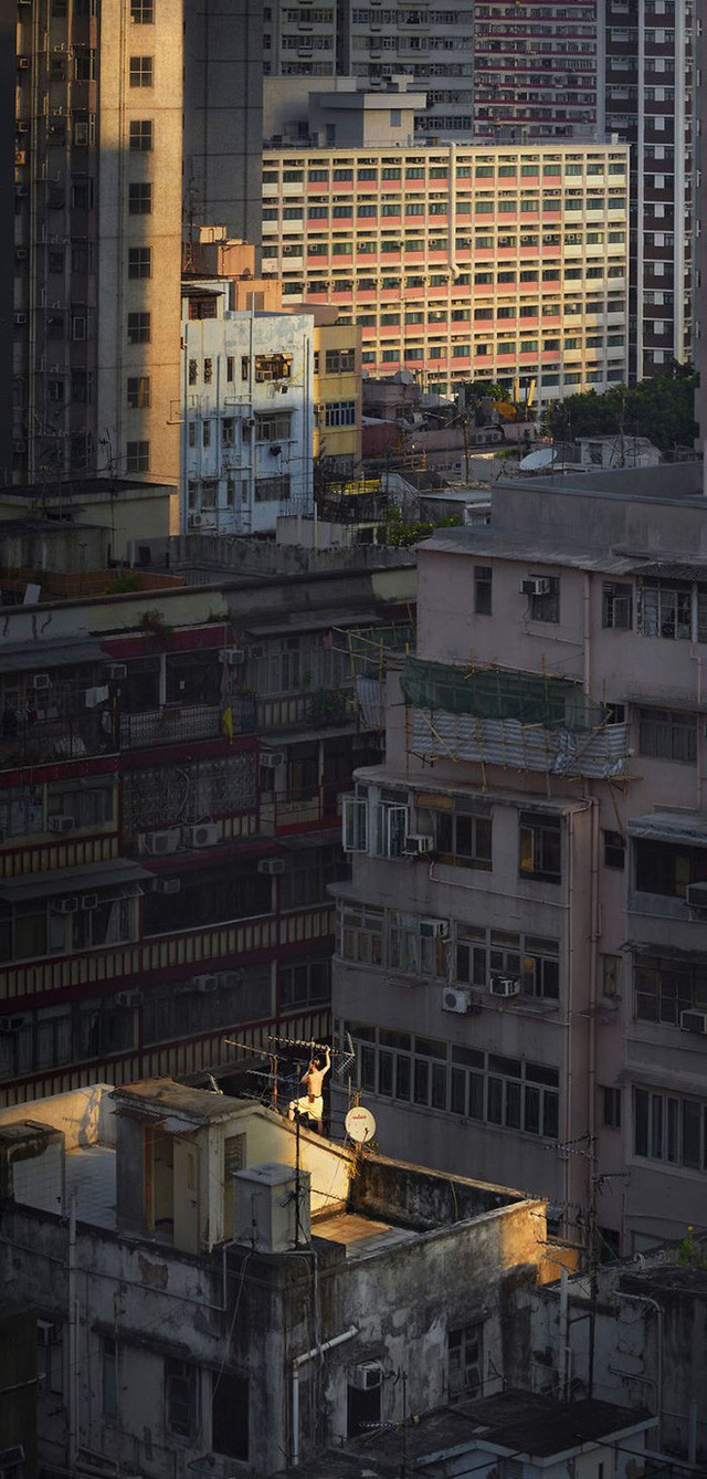[Ảnh] Concrete stories: Cuộc sống muôn màu trên những tầng thượng của Hồng Kông - Ảnh 6.