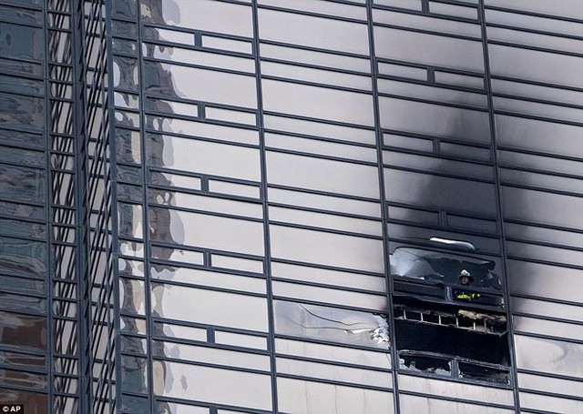 Cháy tháp Trump tại Mỹ, ít nhất 1 người chết - Ảnh 2.