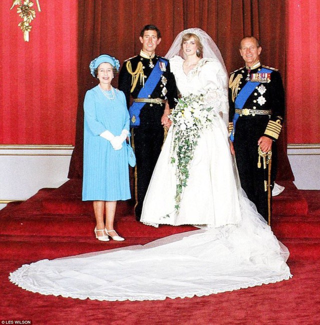 Sắp tổ chức hôn lễ, Meghan Markle chắc chắn phải nhớ 10 nguyên tắc trang phục này trong đám cưới Hoàng gia - Ảnh 15.