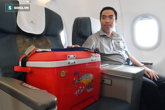 Hành khách đặc biệt trong chiếc thùng lạnh trên hành trình bay gần 700km cứu người - Ảnh 1.