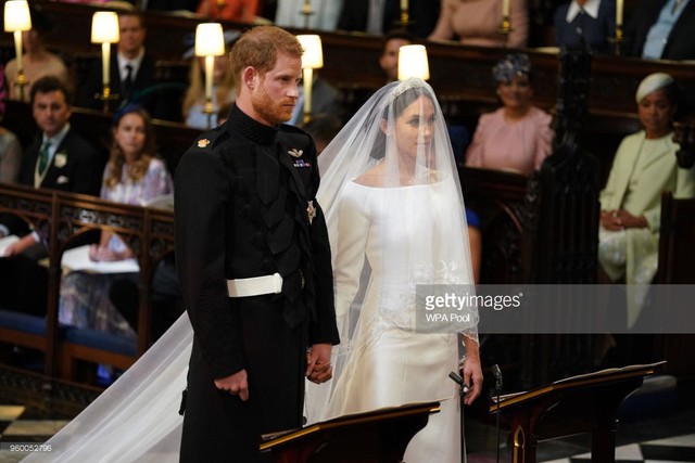 Tân Công nương Meghan Markle chọn váy đơn giản của Givenchy chứ không phải mẫu váy lộng lẫy 3 tỷ như đồn đoán - Ảnh 6.