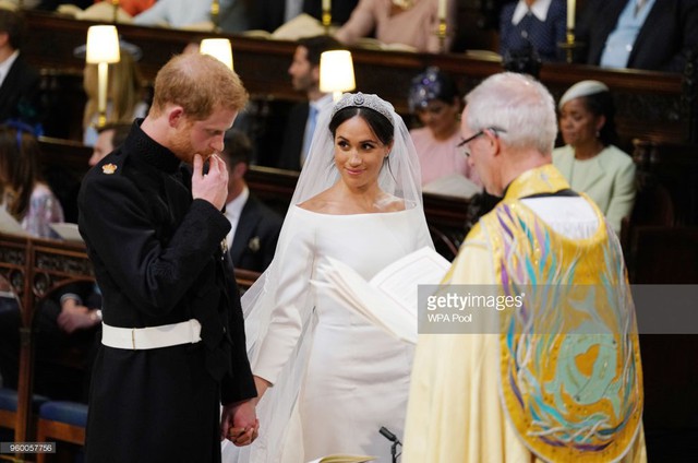 Tân Công nương Meghan Markle chọn váy đơn giản của Givenchy chứ không phải mẫu váy lộng lẫy 3 tỷ như đồn đoán - Ảnh 8.