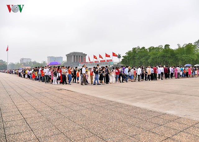 Những hình ảnh “nghẹt thở” trong dịp nghỉ lễ 30/4 và 1/5 - Ảnh 7.