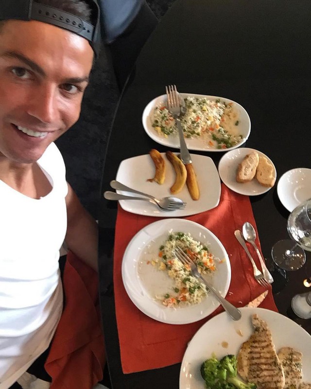 Tiết lộ thực đơn khoa học giúp Ronaldo duy trì phong độ ở tuổi 33 - Ảnh 6.