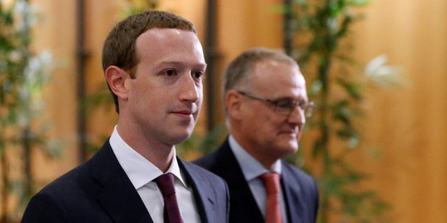 Mark Zuckerberg vừa phải điều trần trước Nghị viện Châu Âu, nhưng sai lầm trong cách tổ chức đã khiến CEO Facebook thoát nạn dễ dàng - Ảnh 1.