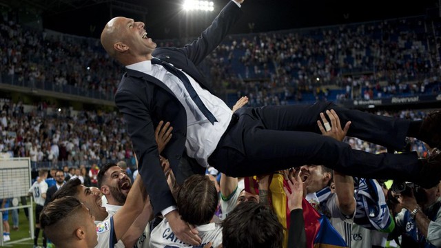 Zidane dứt áo ra đi khi đang trên đỉnh vinh quang: Kẻ thức thời mới là trang tuấn kiệt! - Ảnh 1.