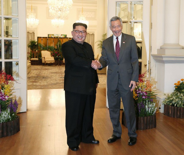 Ông Kim Jong Un gặp mặt Thủ tướng Singapore Lý Hiển Long - Ảnh 1.
