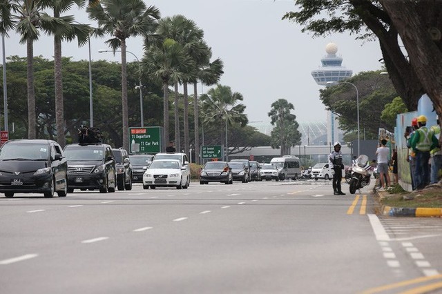 [ẢNH] Cận cảnh đoàn xe hộ tống hùng hậu của lãnh đạo Triều Tiên Kim Jong-un tại Singapore - Ảnh 8.