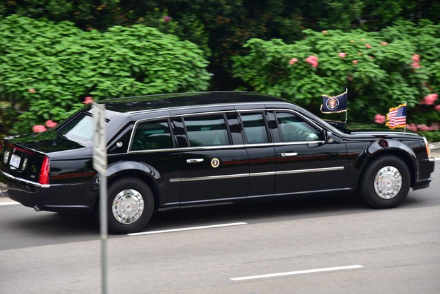 Tổng thống Trump rời khách sạn tới dự Hội nghị Thượng đỉnh với nhà lãnh đạo Triều Tiên Kim Jong Un - Ảnh 2.