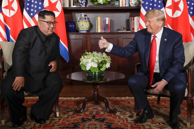  Chùm ảnh: Sự tương tác thú vị giữa Tổng thống Trump và lãnh đạo Triều Tiên Kim Jong-un - Ảnh 12.