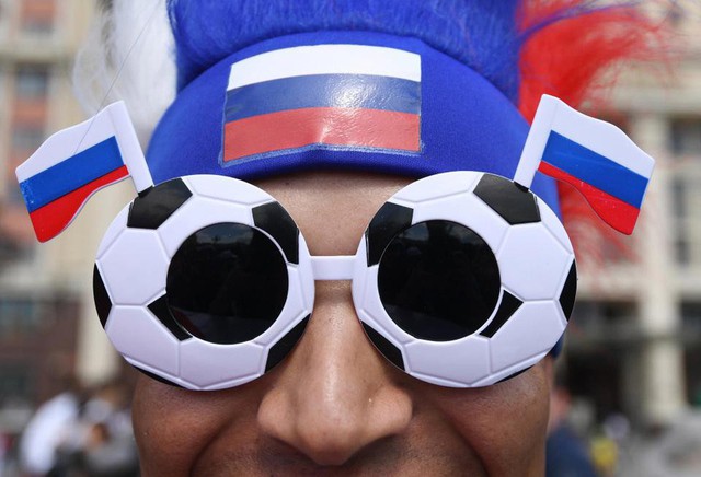 Fan thế giới tạo ra bầu không khí lễ hội ở Nga trong ngày khai mạc World Cup 2018 - Ảnh 2.