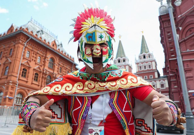 Fan thế giới tạo ra bầu không khí lễ hội ở Nga trong ngày khai mạc World Cup 2018 - Ảnh 4.