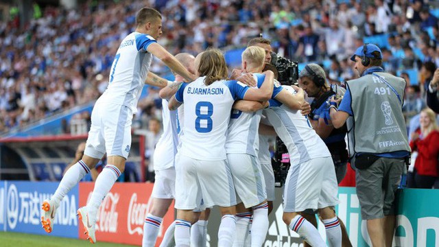 Trước những chiến binh Viking, Messi cúi mặt hát bài Đừng khóc cho tôi, Argentina - Ảnh 4.