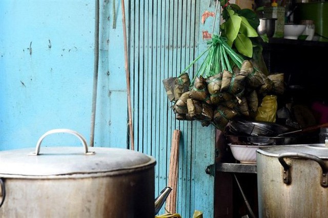 Tết Đoan Ngọ ở Sài Gòn có bánh bá trạng ú ụ tôm thịt trứng muối và đây là những địa chỉ để bạn tìm mua - Ảnh 3.