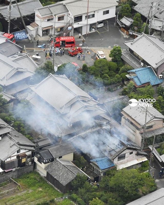 Nhật Bản tan hoang sau động đất khiến 153 người thương vong  - Ảnh 1.