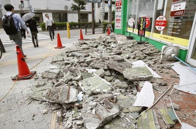 Nhật Bản tan hoang sau động đất khiến 153 người thương vong  - Ảnh 2.