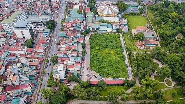 Sau ‘lệnh’ Chủ tịch Hà Nội, bãi xe lậu trên đất vàng vẫn hoạt động - Ảnh 4.