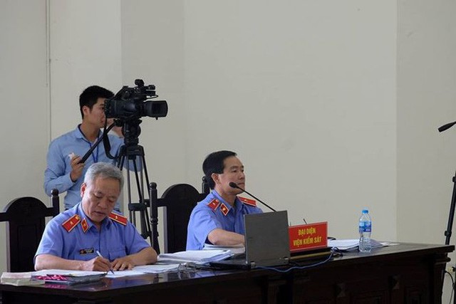 Ông Đinh La Thăng bị đề nghị giữ nguyên 18 năm tù, bồi thường 600 tỷ - Ảnh 1.