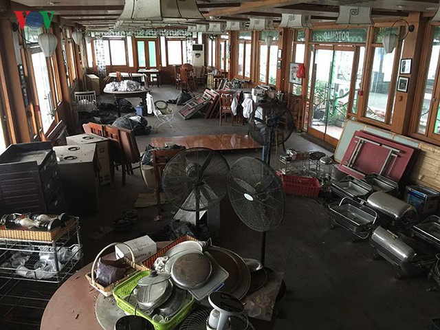Cận cảnh “nghĩa địa” du thuyền, nhà hàng nổi trên Hồ Tây - Ảnh 11.
