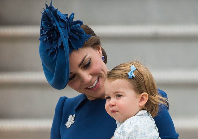 Dù còn bé xíu nhưng Công chúa Charlotte phải tuân theo những quy định nghiêm ngặt này của Hoàng gia Anh - Ảnh 4.