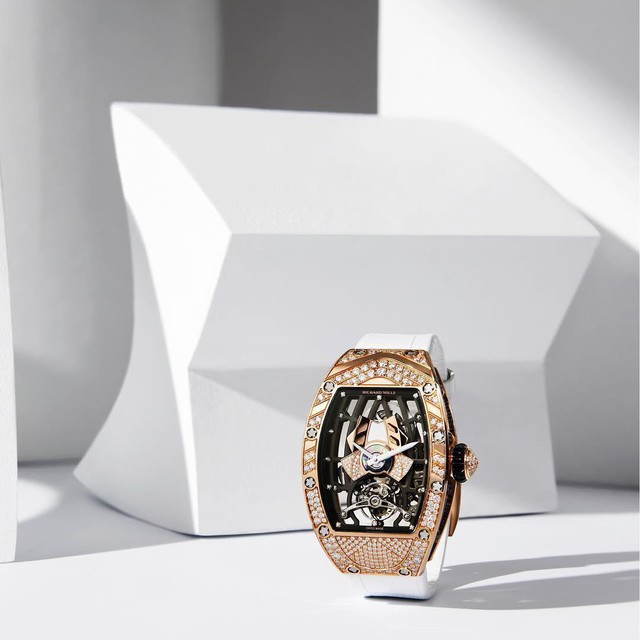 Mẫu đồng hồ tourbillion mới của Richard Mille: Có giá hàng trăm nghìn đô, sản xuất giới hạn và dành riêng cho phái đẹp!  - Ảnh 1.