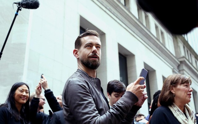 Những câu chuyên thú vị về tỷ phý Jack Dorsey của Twitter: Kiếm được việc nhờ hack trang chủ của công ty, CEO nhưng không có phòng làm việc, cũng không dùng laptop - Ảnh 4.