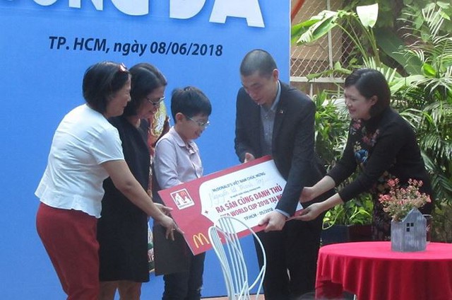 Một cậu bé Việt Nam được ra sân trong trận chung kết World Cup 2018 - Ảnh 1.