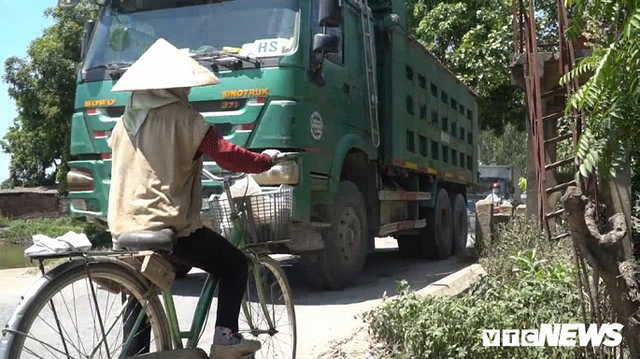 Ảnh: Tài xế tung chiêu né trạm thu phí Hà Nội - Bắc Giang - Ảnh 6.