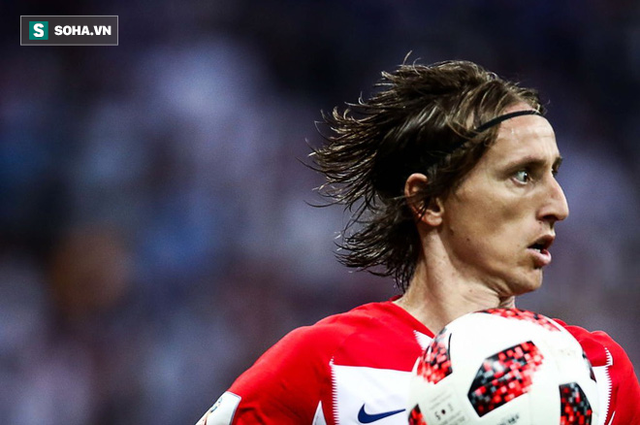 Luka Modric: Khiêu vũ giữa bầy sói trên lằn ranh chiến tranh sân cỏ và đời thực - Ảnh 1.