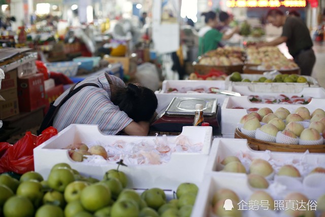 Vừa ôn thi đại học vừa bán trái cây ở chợ, nữ sinh lớp 12 kiếm hơn 100 triệu mỗi tháng - Ảnh 10.