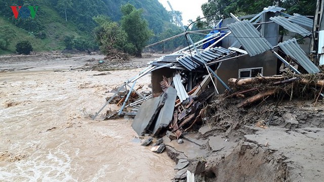 Những hình ảnh hiện trường tang hoang ở vùng lũ Yên Bái - Ảnh 6.