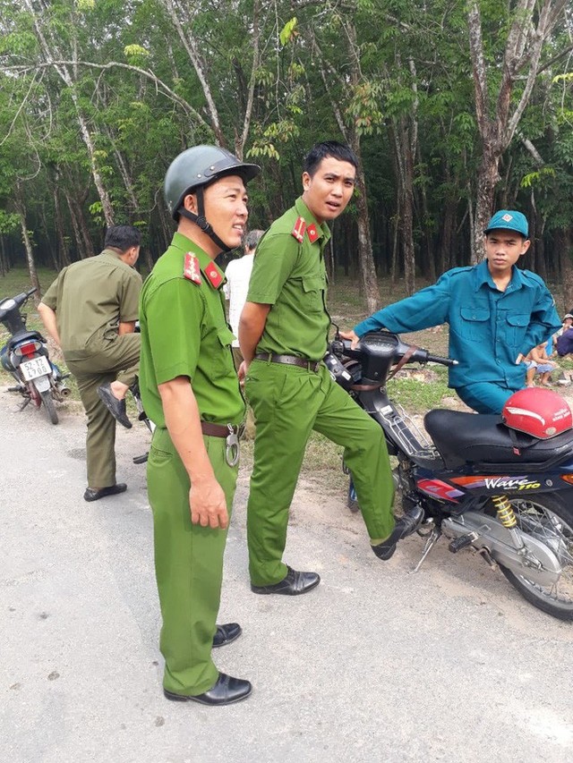  Vụ công an còng tay nhà hảo tâm bỏ tiền làm đường: Người bí ẩn đứng sau bơm tiền xuất hiện - Ảnh 2.