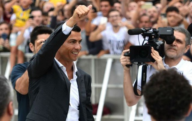  Cựu binh Real khen Ronaldo nức nở, nhưng cuối cùng lại đánh giá Messi giỏi hơn - Ảnh 2.